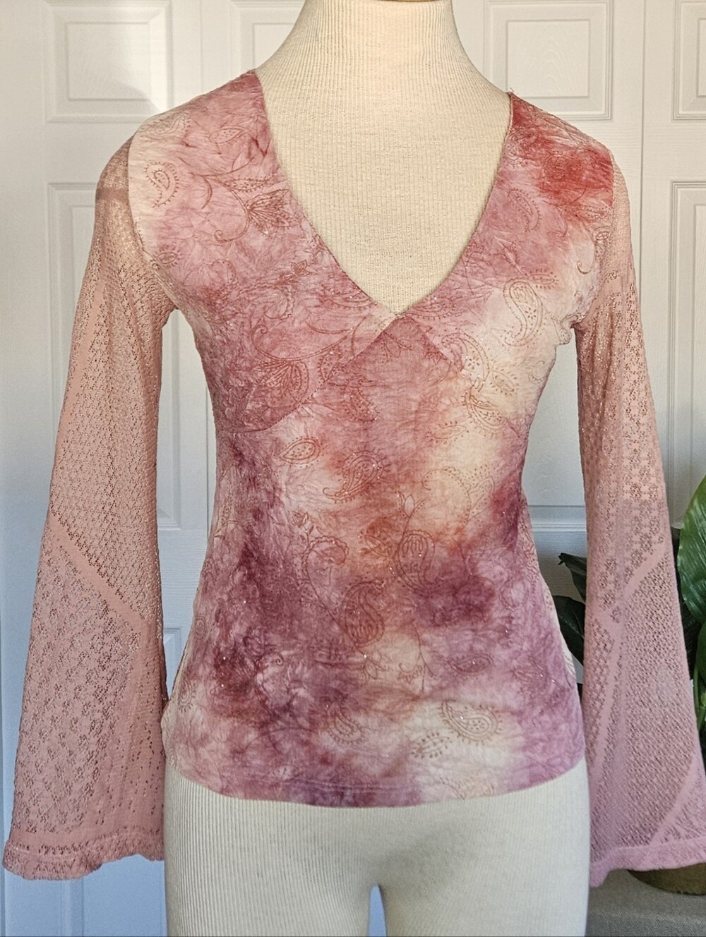 VTG Lucca  Mesh Top V-Neck Bell Sleeve Dusty Pink  Watercolor Pattern Y2K Size L